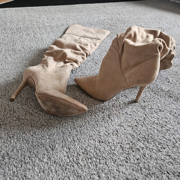 Loury over the knee boots - Picture 3 of 3